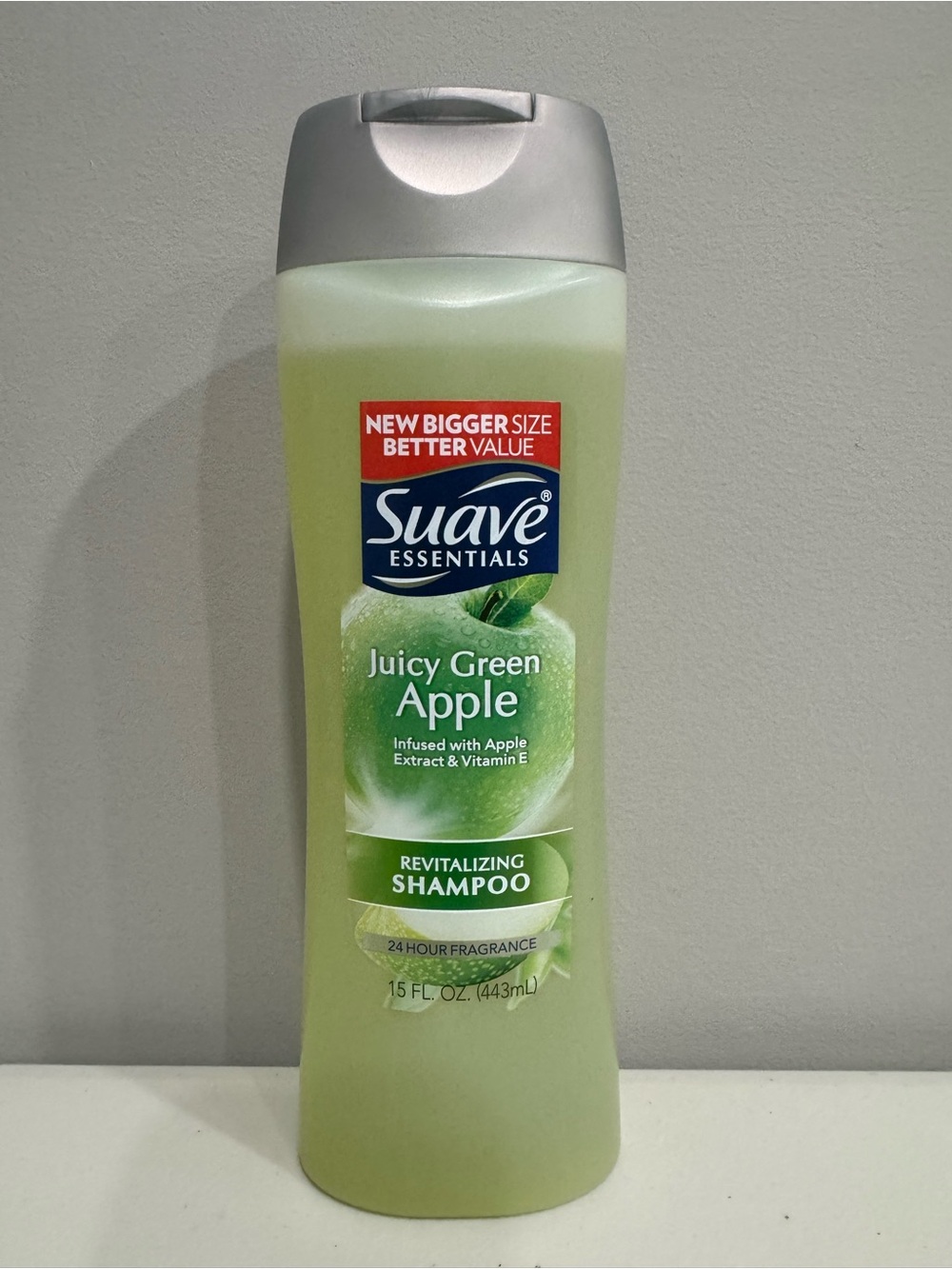 Suave Essentials Juicy Green Apple Extract & Vitamin E Shampoo 15 Oz. NOS